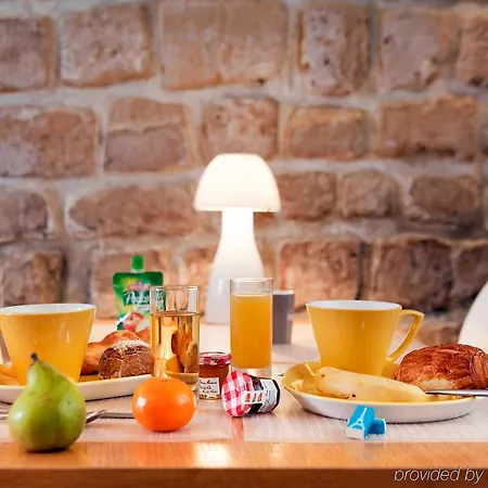 ホテル Le Quartier Republique-le-marais パリ