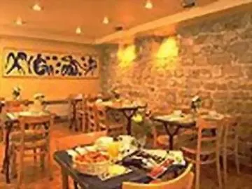 ホテル Le Quartier Republique-le-marais パリ