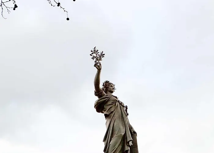 Le Quartier Republique-le-marais 3*